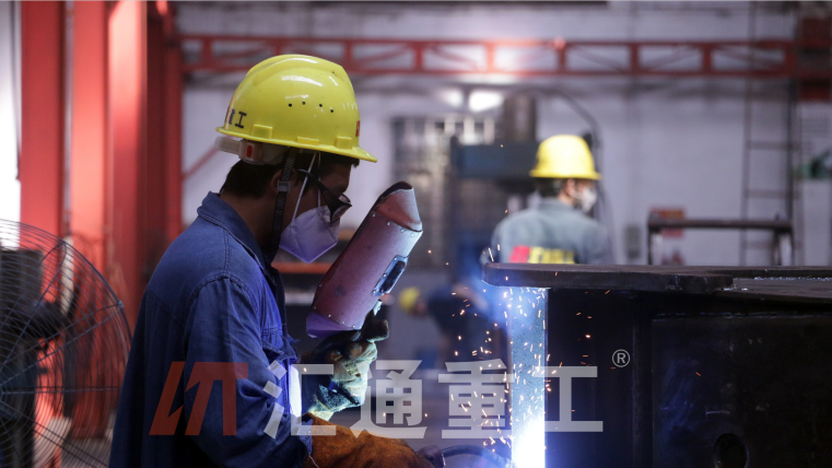 挖掘机加长臂焊接