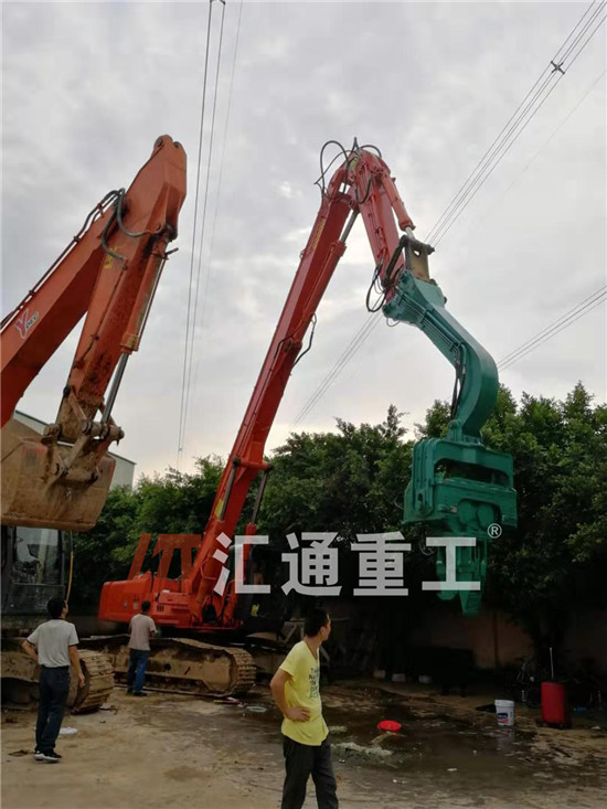 挖掘机打桩臂.jpg