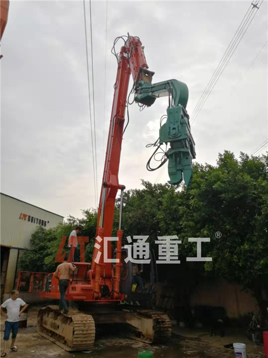挖掘机打桩臂.jpg