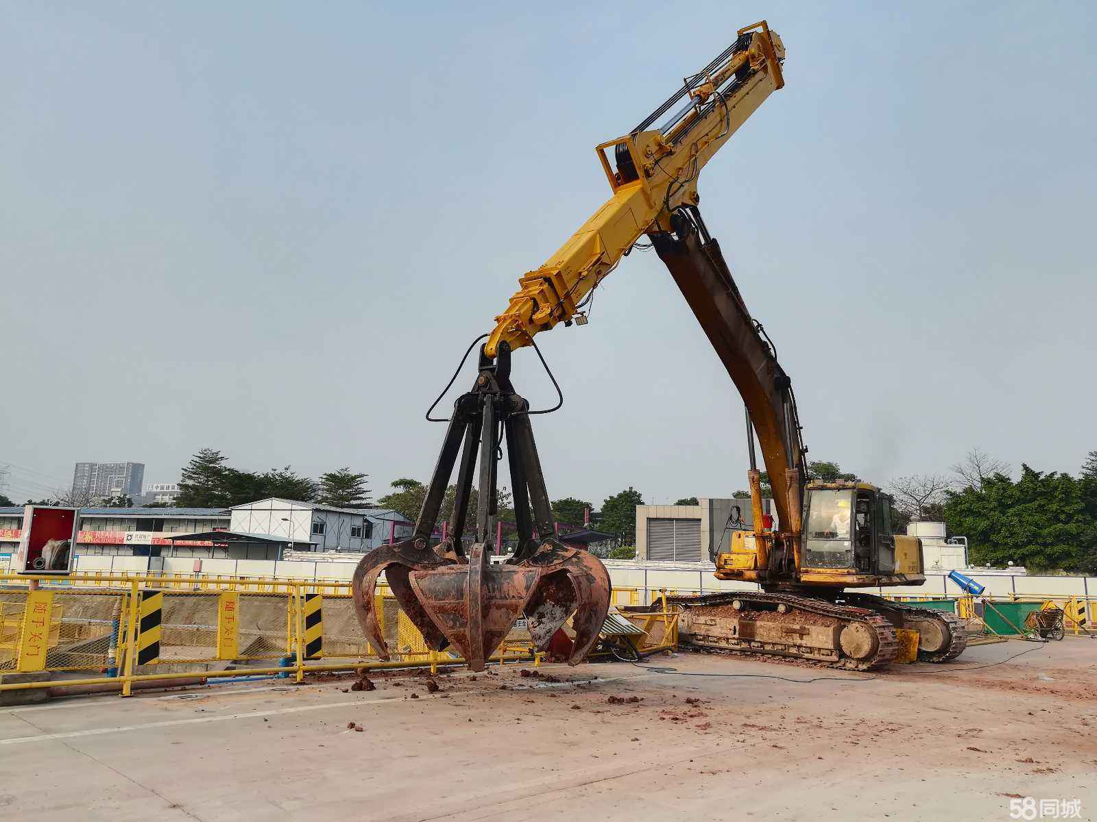挖掘机伸缩臂.jpg