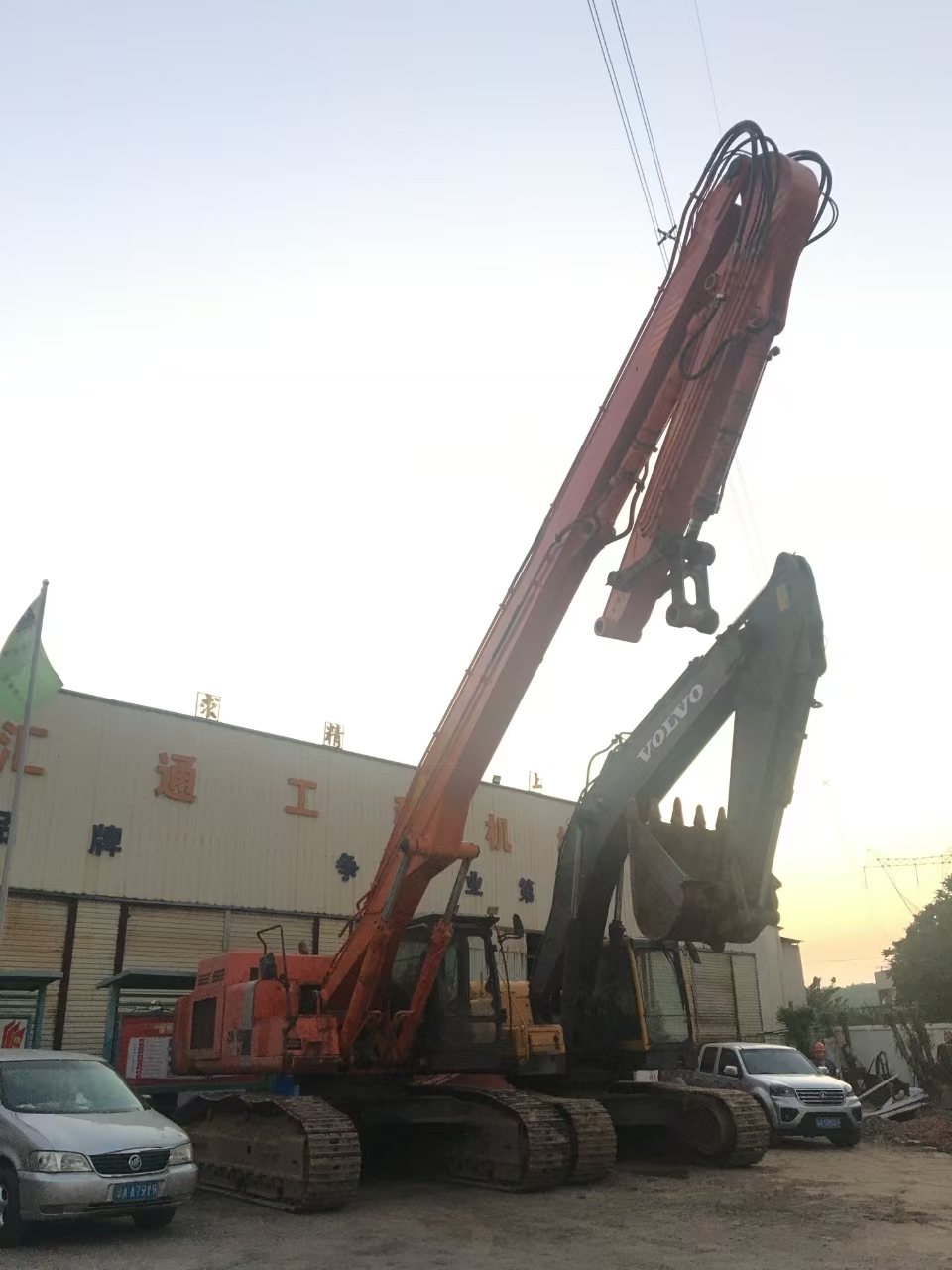 挖掘机打桩臂.jpg